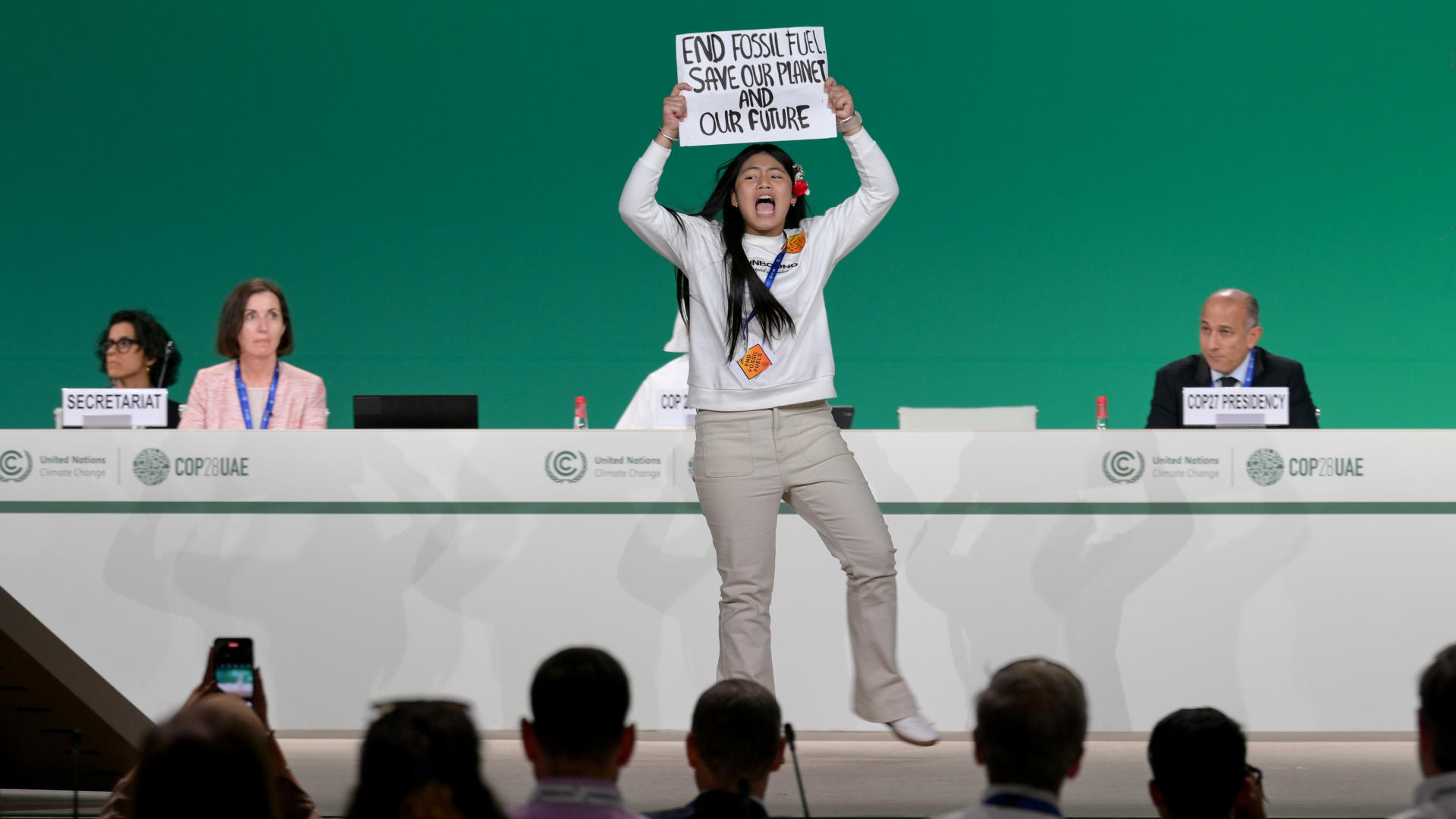 COP28 – Erstmals: „…weg von fossilen Energiesystemen“ von Renate Christ